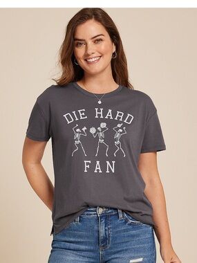 Nwot Maurices Die Hard fan Charcoal Graphic Crewneck Tee
